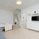 Sunny W/ Balcony In By Lovelystay بورتيماو