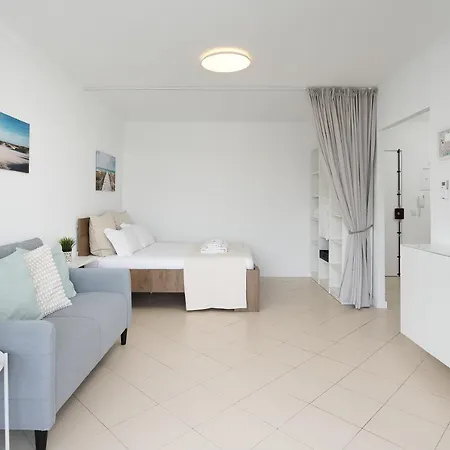 Sunny W/ Balcony In By Lovelystay Appartamento Portimão