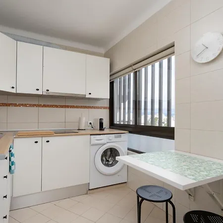 Sunny W/ Balcony In By Lovelystay *