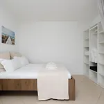 Sunny W/ Balcony In By Lovelystay