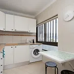 Sunny W/ Balcony In By Lovelystay *