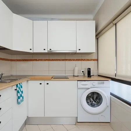 Sunny W/ Balcony In By Lovelystay Apartament *